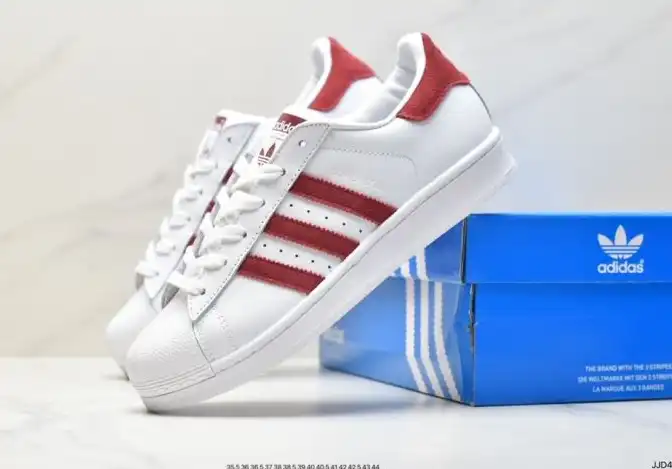 hype Adidas Sneakers