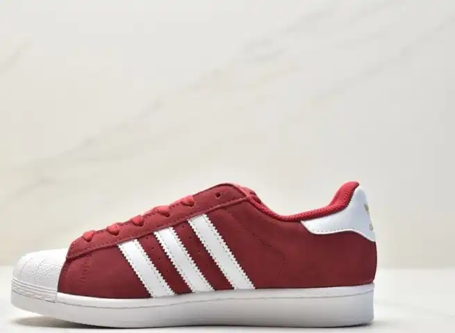 hype Adidas Sneakers