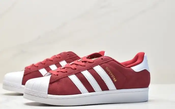 hype Adidas Sneakers