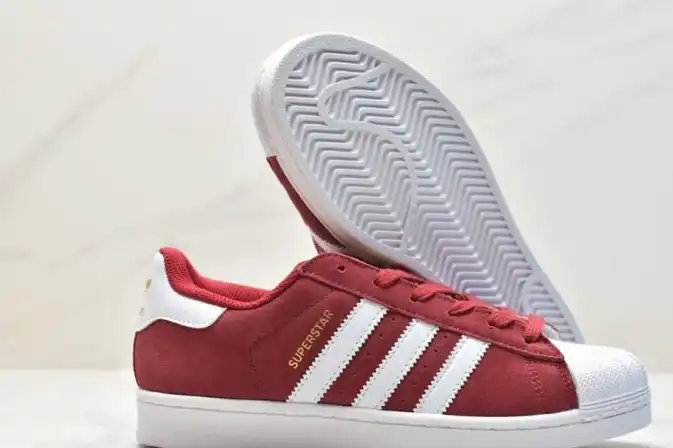 hype Adidas Sneakers