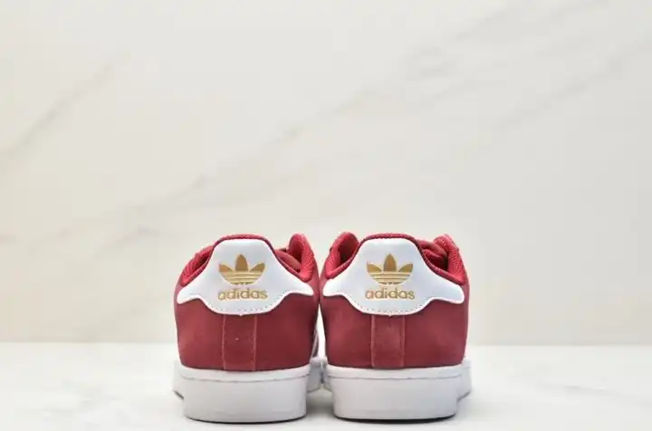 hype Adidas Sneakers