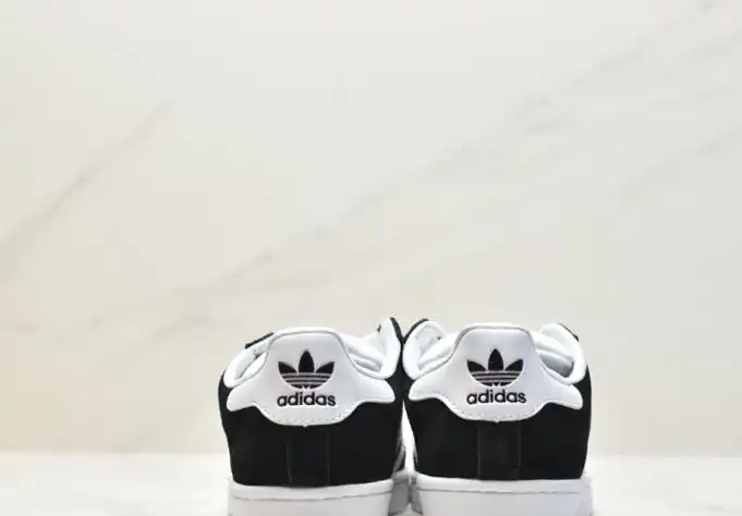 hype Adidas Sneakers