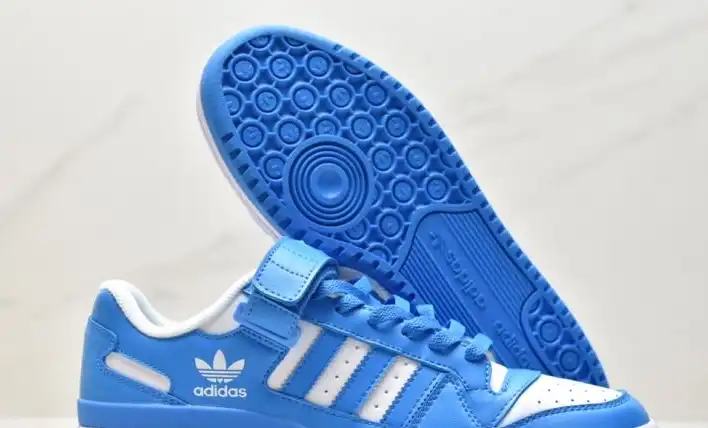 hype Adidas Sneakers