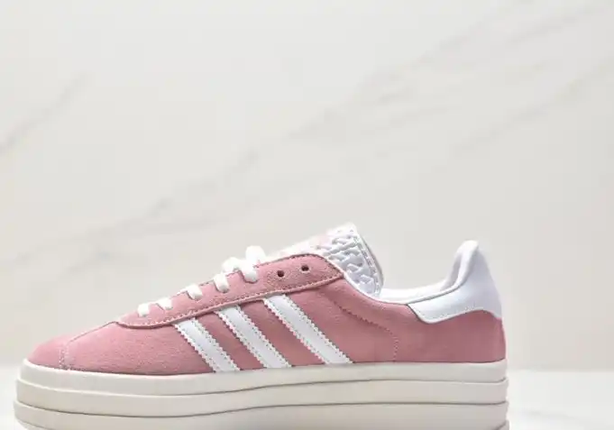 hype Adidas Sneakers