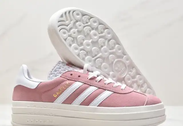 hype Adidas Sneakers