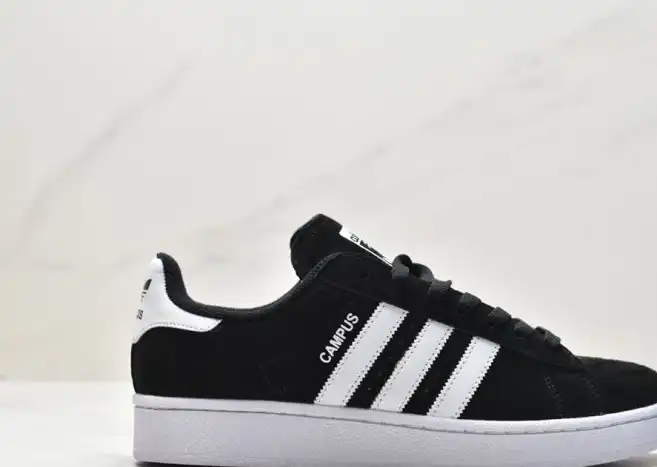 hype Adidas Sneakers