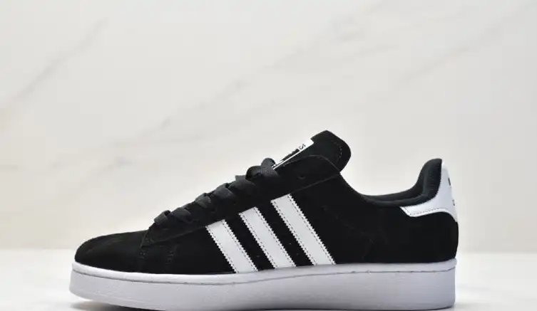 hype Adidas Sneakers