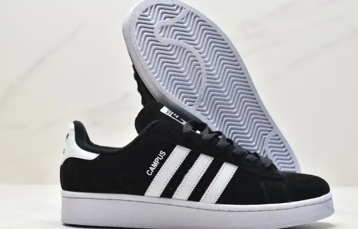 hype Adidas Sneakers