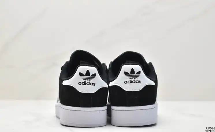 hype Adidas Sneakers