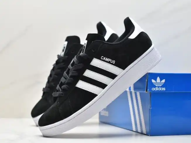 hype Adidas Sneakers