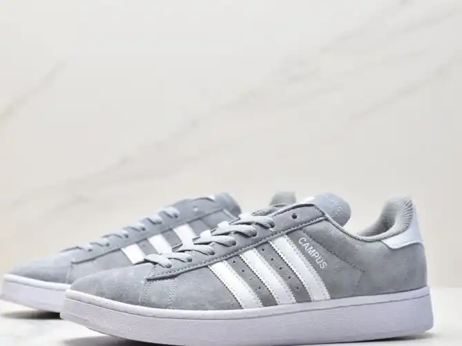 hype Adidas Sneakers