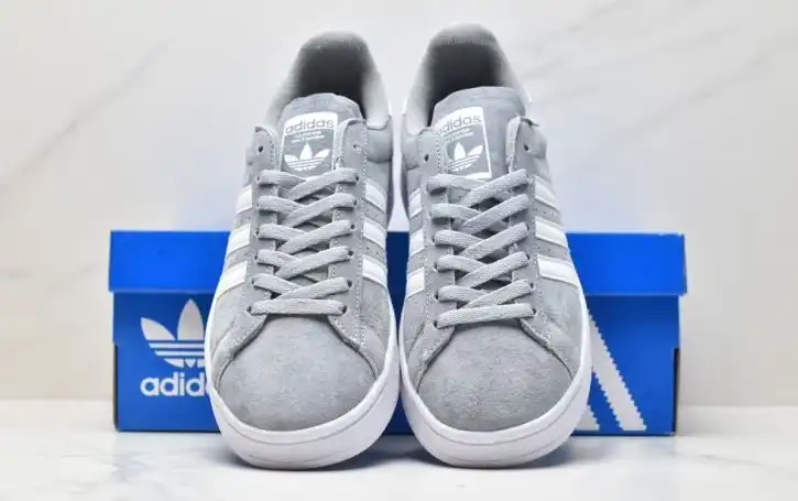 hype Adidas Sneakers