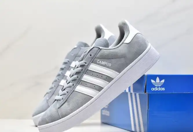 hype Adidas Sneakers