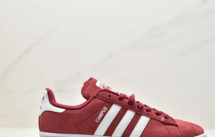 hype Adidas Sneakers