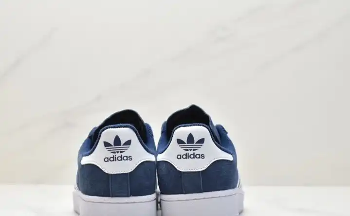 hype Adidas Sneakers