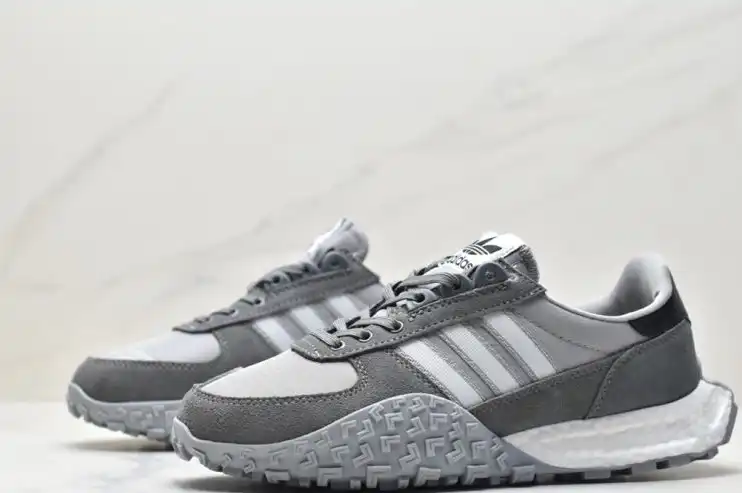 hype Adidas Sneakers