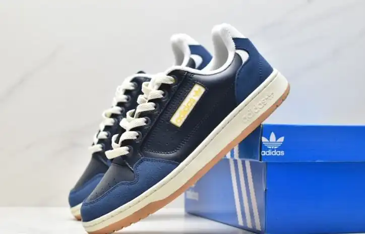 hype Adidas Sneakers