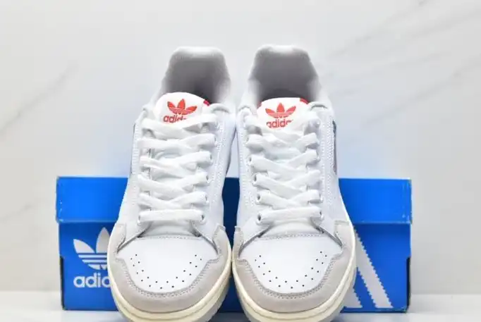 hype Adidas Sneakers