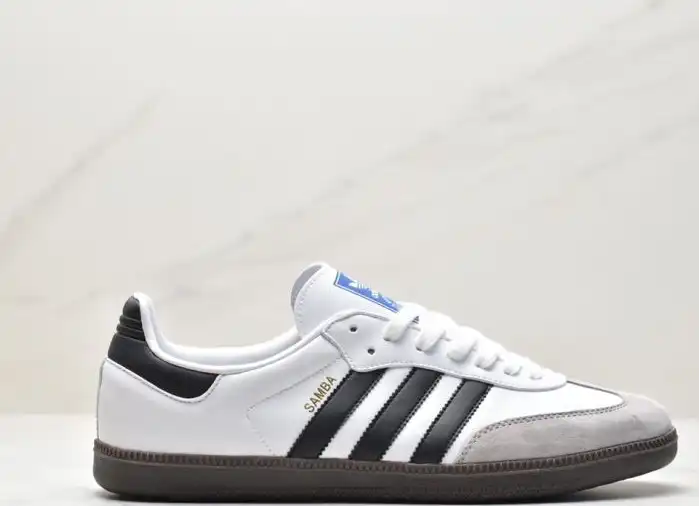 hype Adidas Sneakers