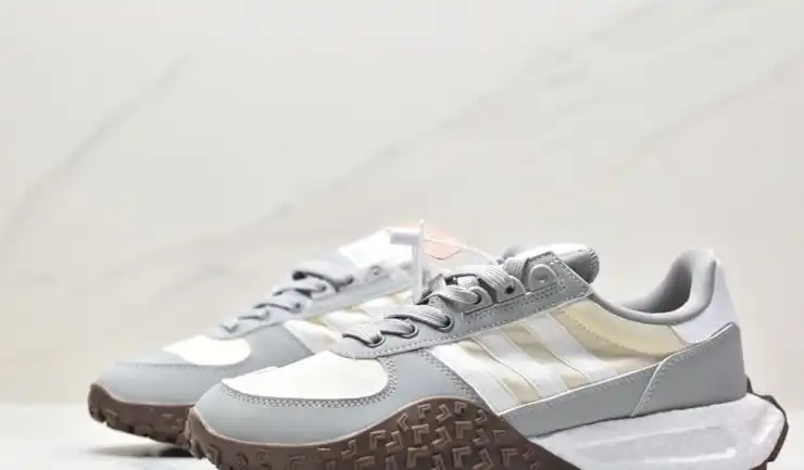 hype Adidas Sneakers