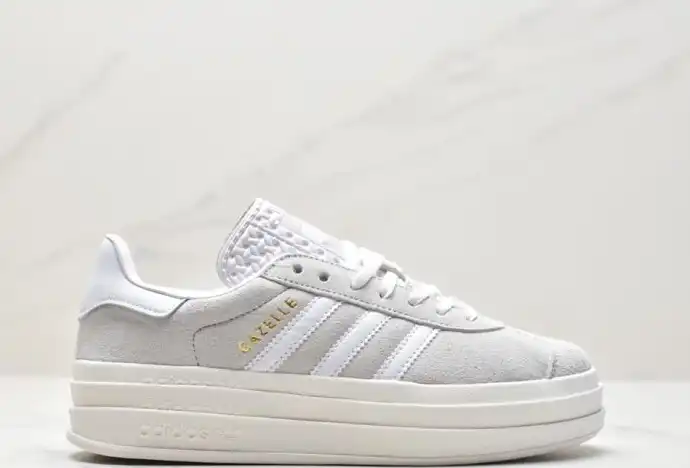 hype Adidas Sneakers