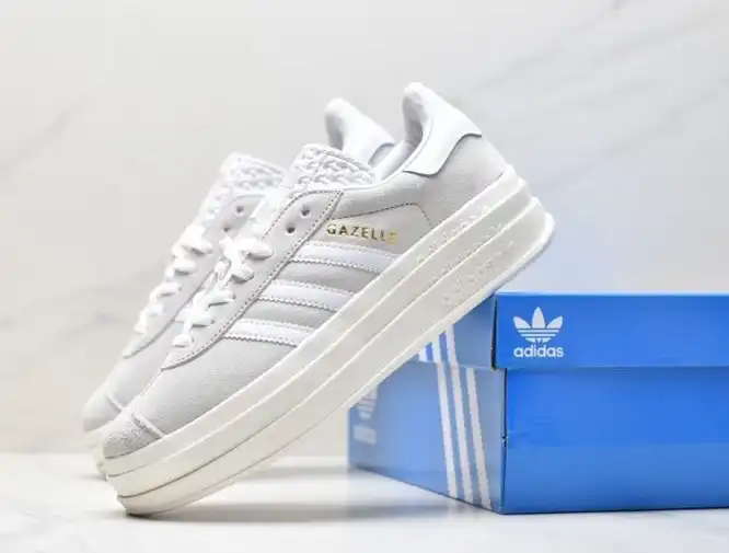 hype Adidas Sneakers