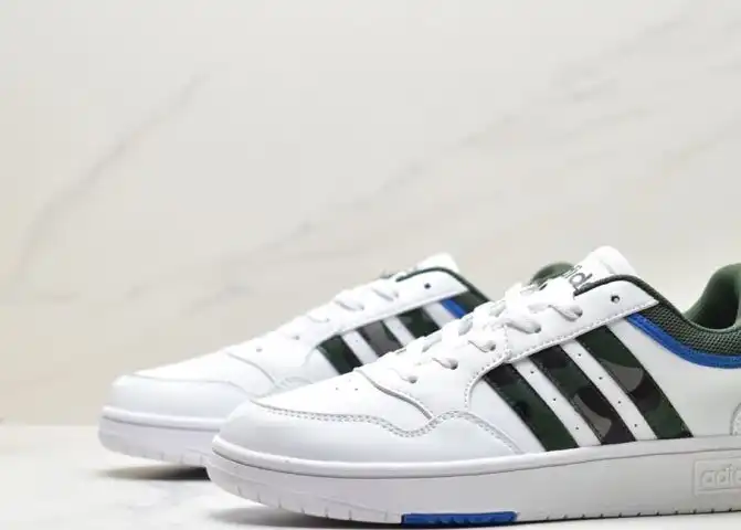 hype Adidas Sneakers