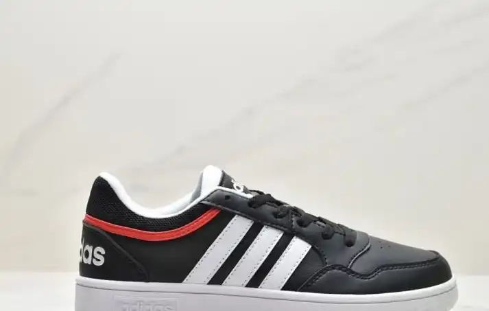 hype Adidas Sneakers