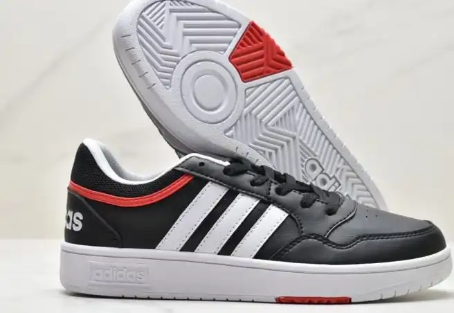 hype Adidas Sneakers