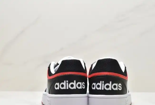 hype Adidas Sneakers