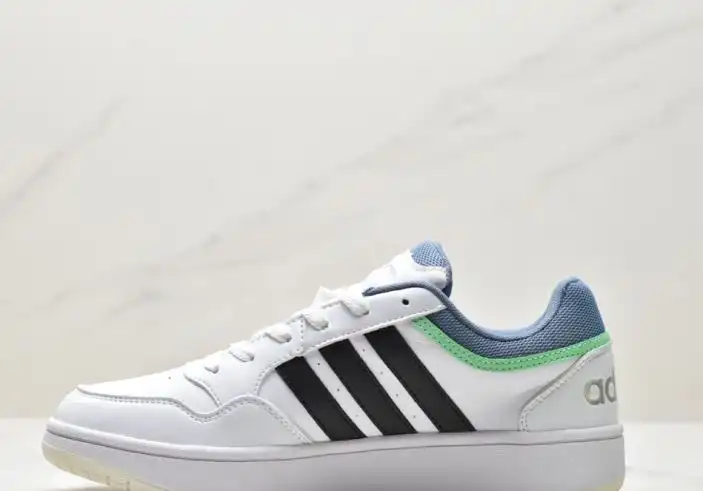 hype Adidas Sneakers