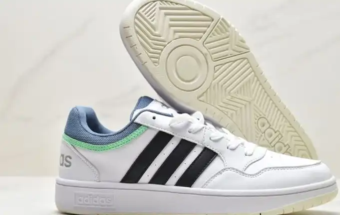 hype Adidas Sneakers