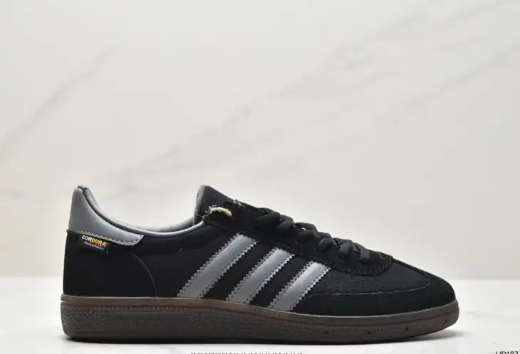 hype Adidas Sneakers