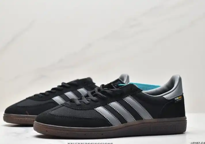 hype Adidas Sneakers