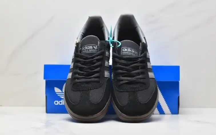 hype Adidas Sneakers