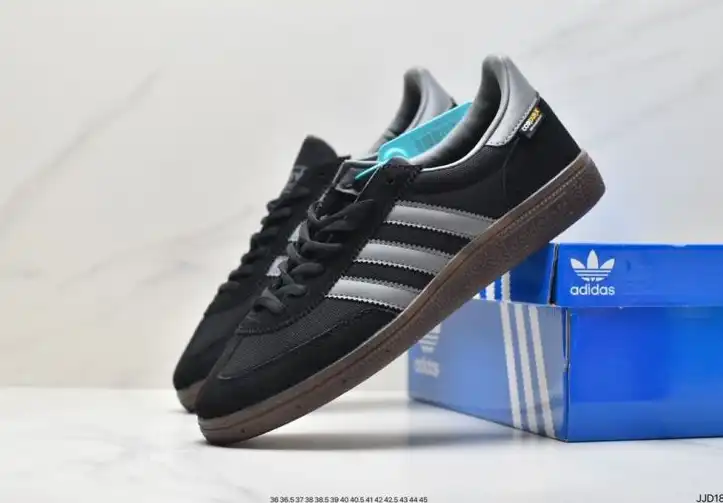 hype Adidas Sneakers