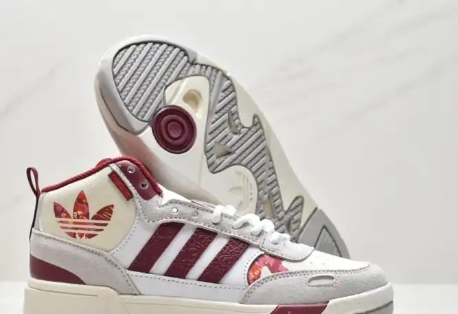 hype Adidas Sneakers