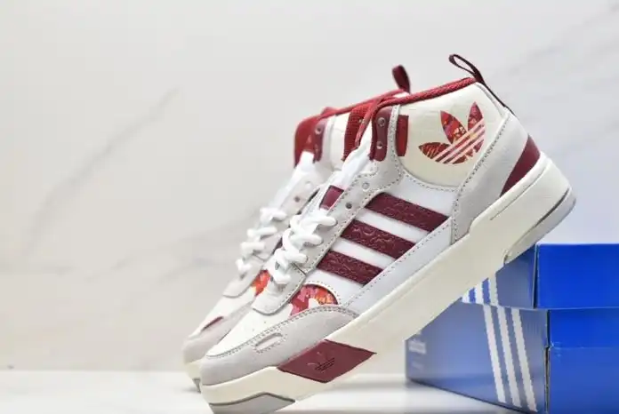 hype Adidas Sneakers