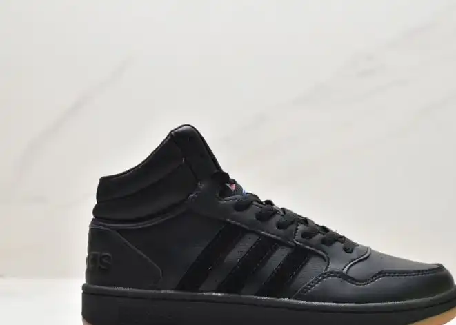 hype Adidas Sneakers