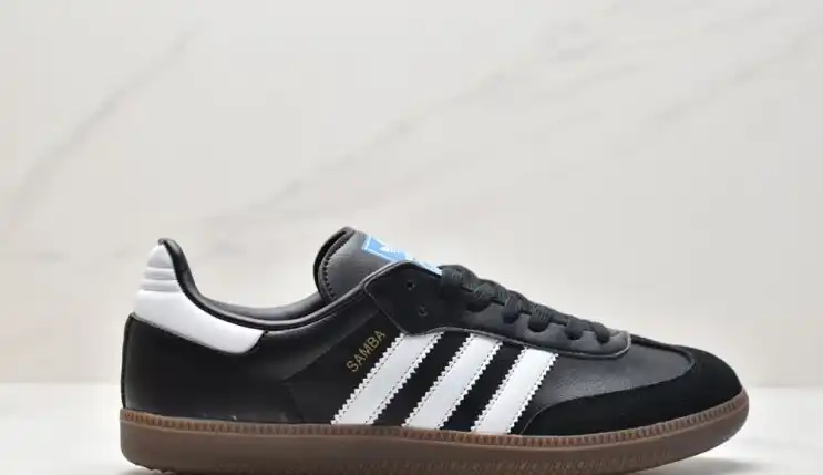 hype Adidas Sneakers