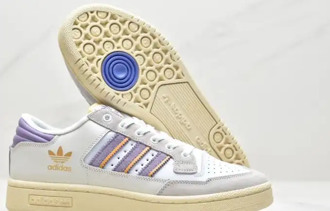 hype Adidas Sneakers