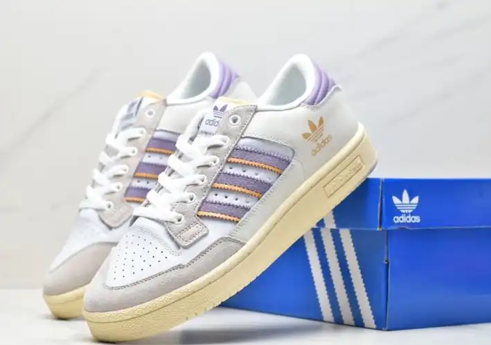 hype Adidas Sneakers