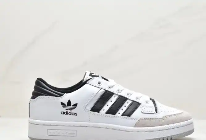 hype Adidas Sneakers