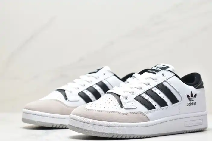 hype Adidas Sneakers