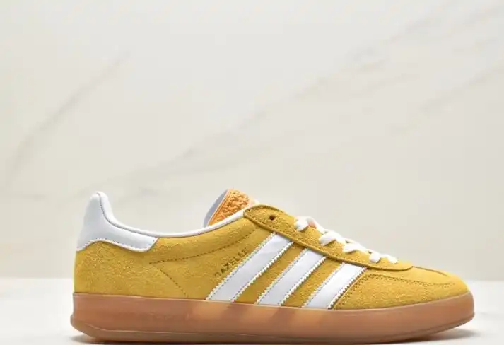 hype Adidas Sneakers