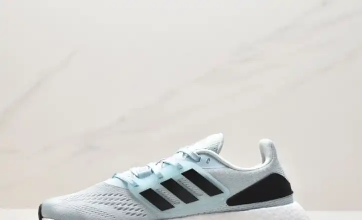 hype Adidas Sneakers