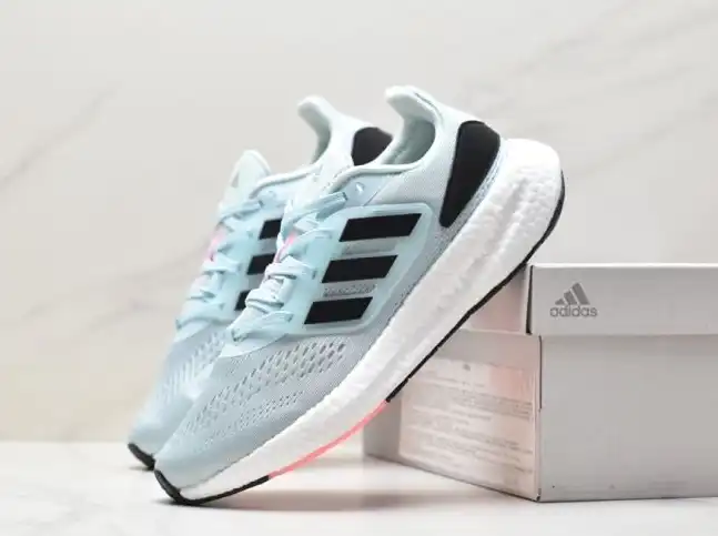 hype Adidas Sneakers