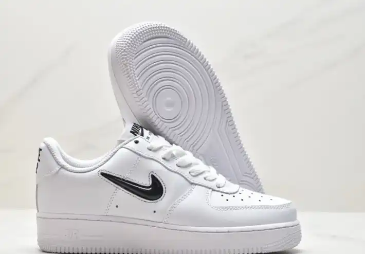 hype Nike Air Force 1