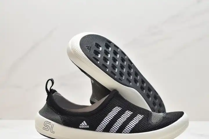 hype Adidas Sneakers