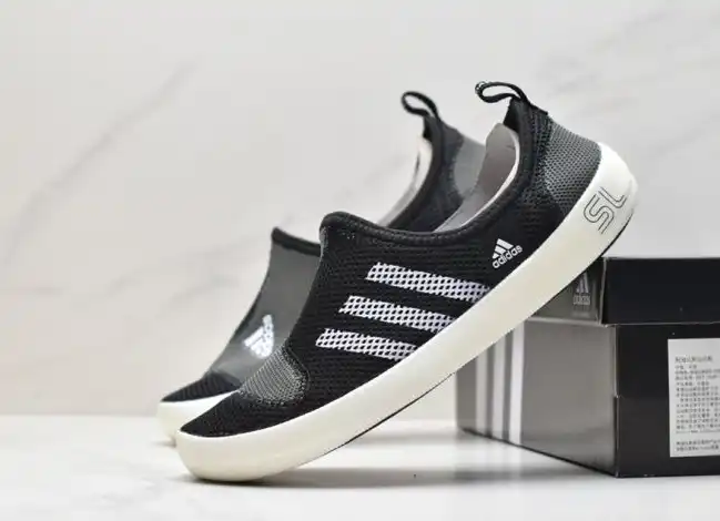 hype Adidas Sneakers